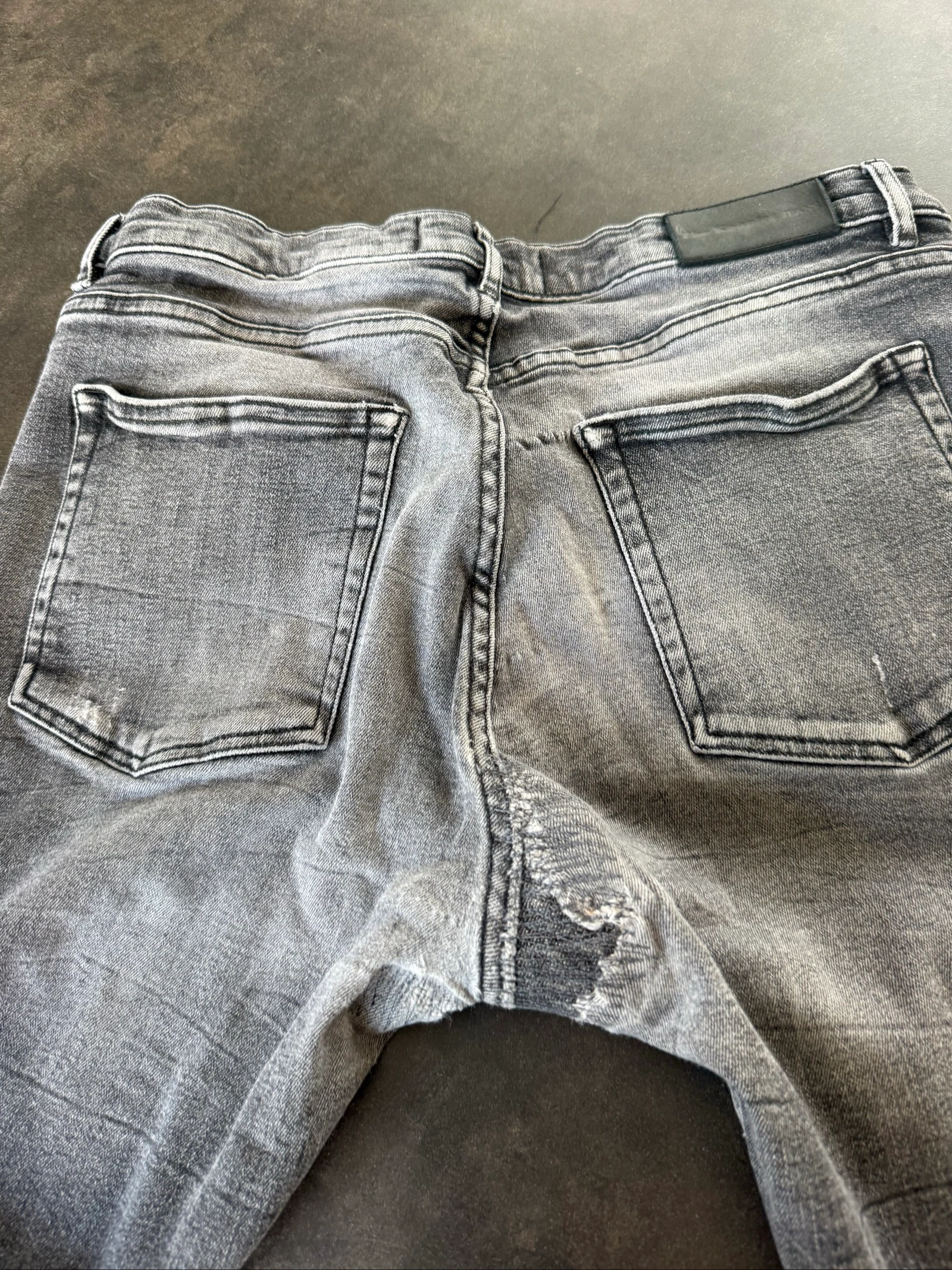 Jean The Kooples desbotado Regular – Tamanho 31 (EUA) – photo 4